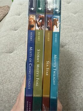 NIB MISTY OF CHINCOTEAGUE ESSENTIAL COLLECTION FOUR BOOKS, stormy, sea star